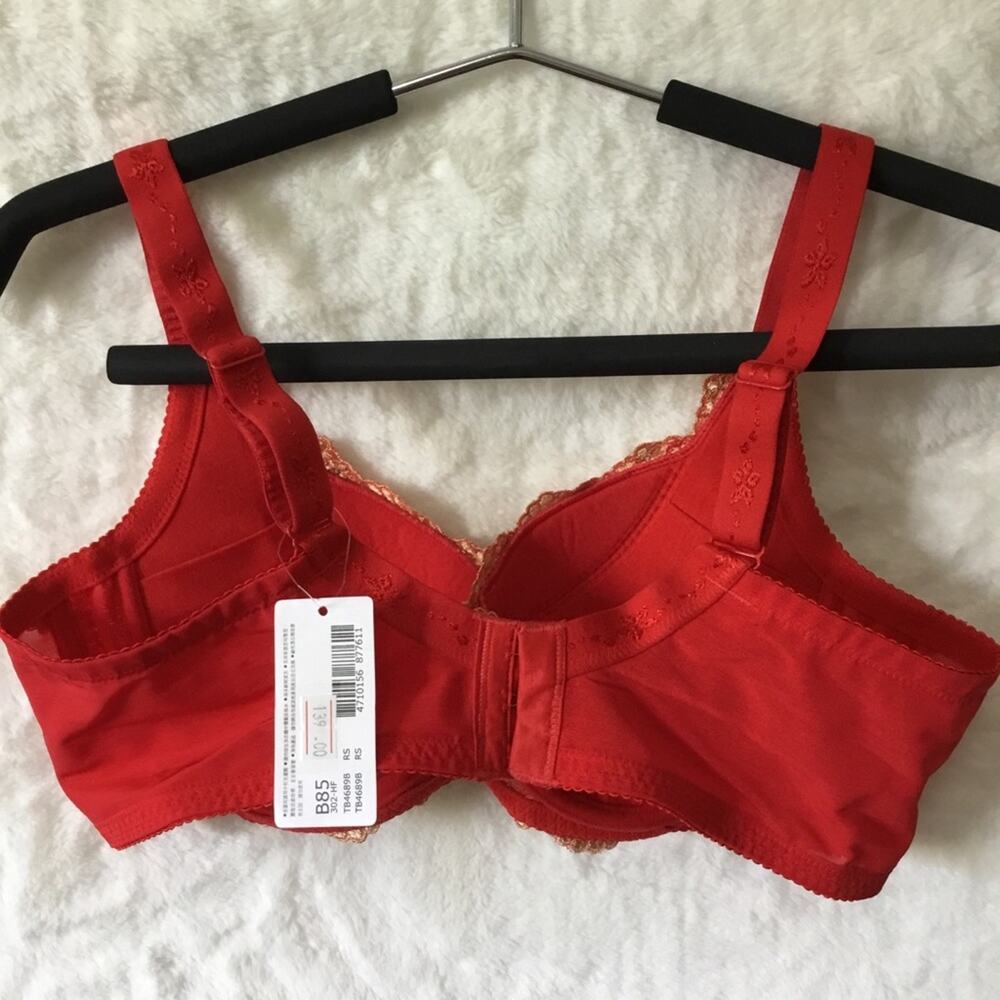Wacoal Elegant Red and Gold Lace Bra - Picture 15 of 15